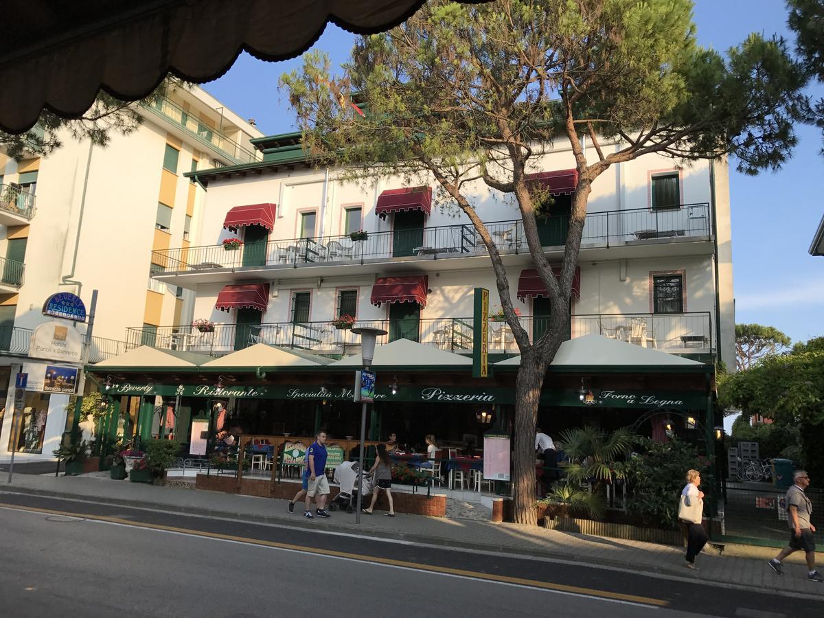 Residence Beverly Lido di Jesolo Bagian luar foto