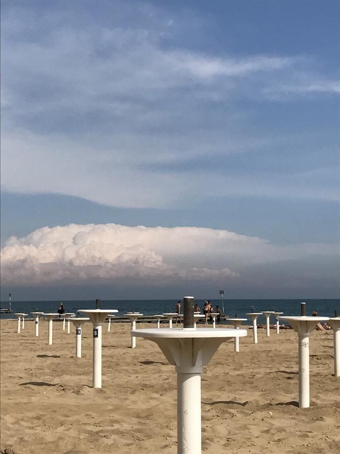 Residence Beverly Lido di Jesolo Bagian luar foto